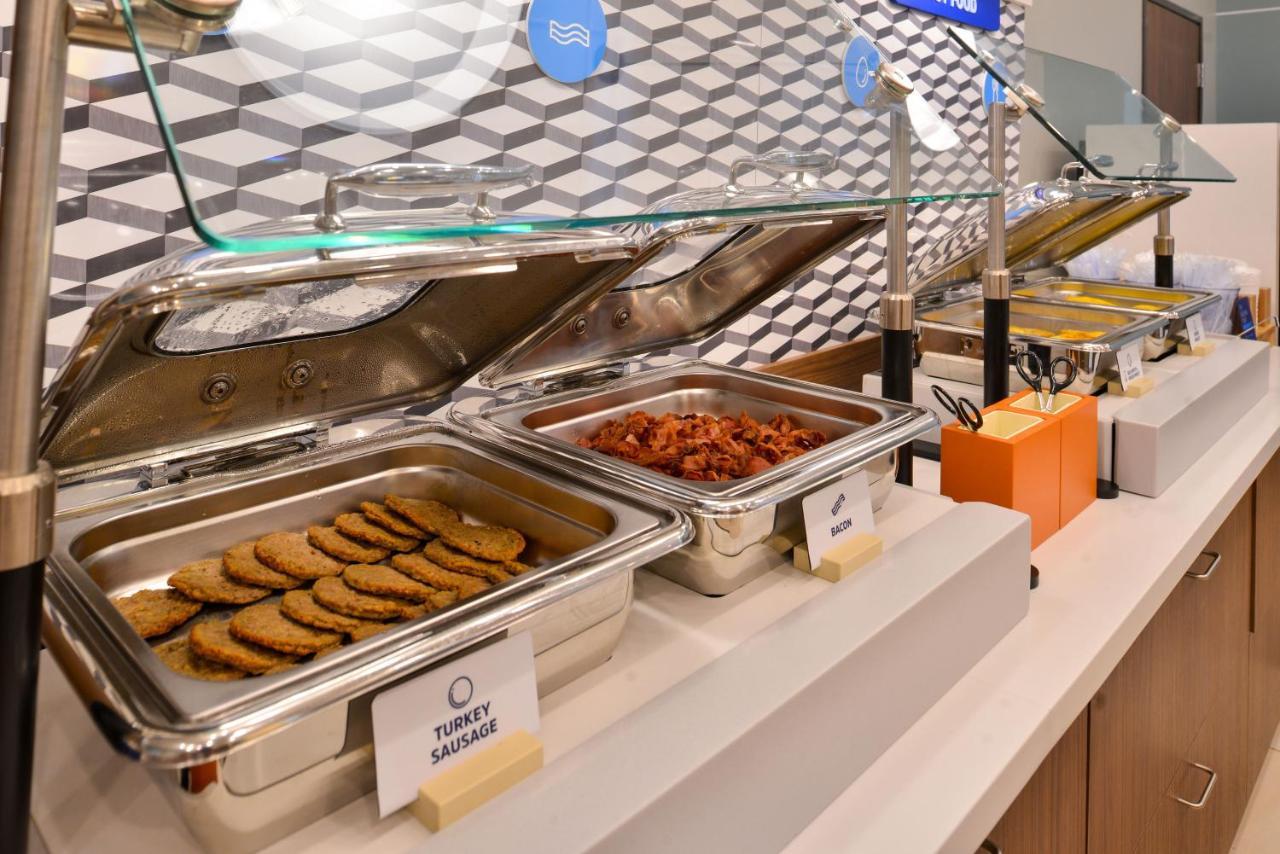 Holiday Inn Express Chicago - Magnificent Mile By Ihg Ngoại thất bức ảnh