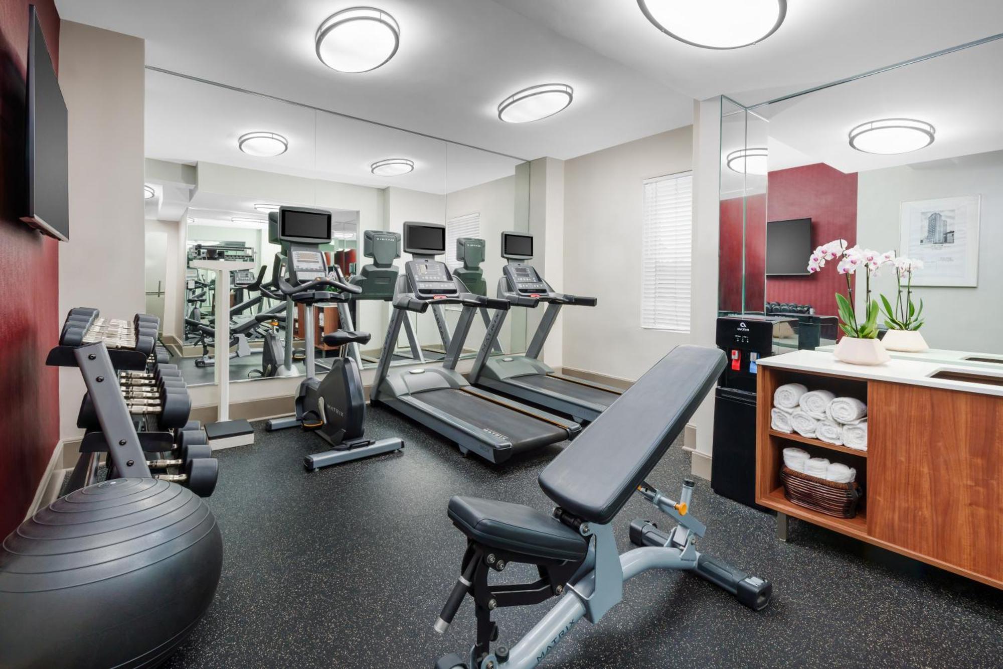 Holiday Inn Express Chicago - Magnificent Mile By Ihg Ngoại thất bức ảnh