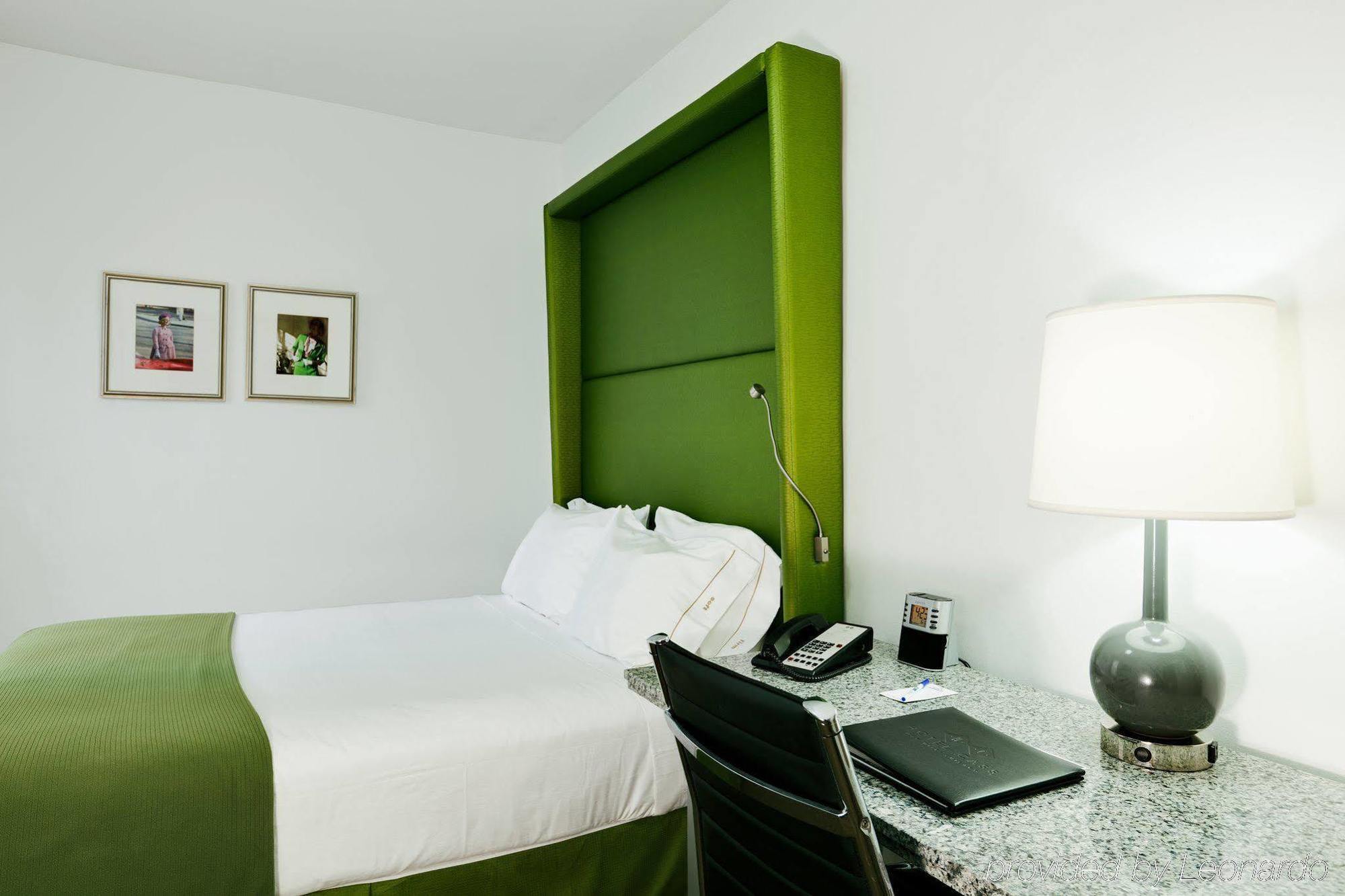 Holiday Inn Express Chicago - Magnificent Mile By Ihg Ngoại thất bức ảnh