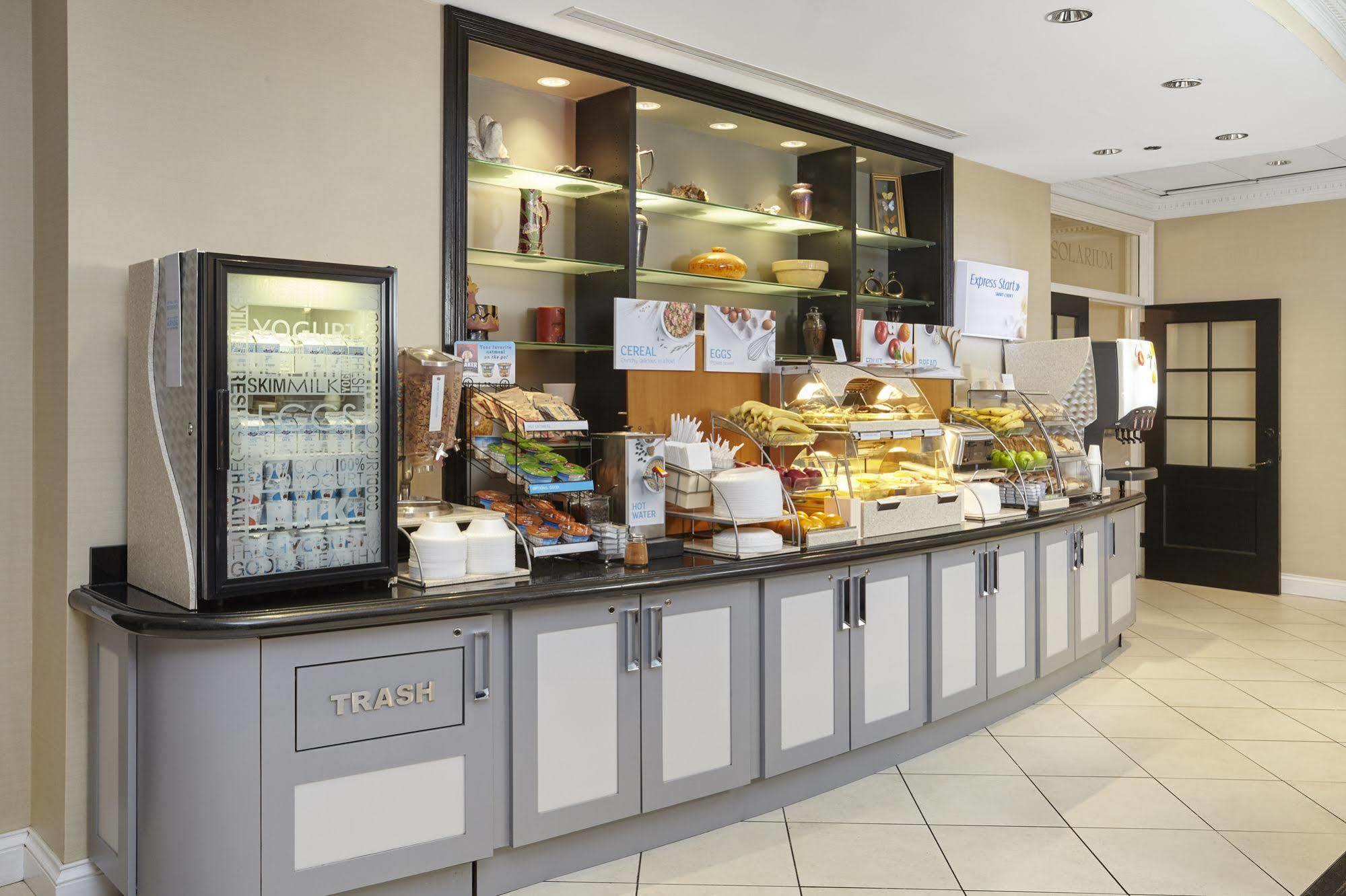 Holiday Inn Express Chicago - Magnificent Mile By Ihg Ngoại thất bức ảnh