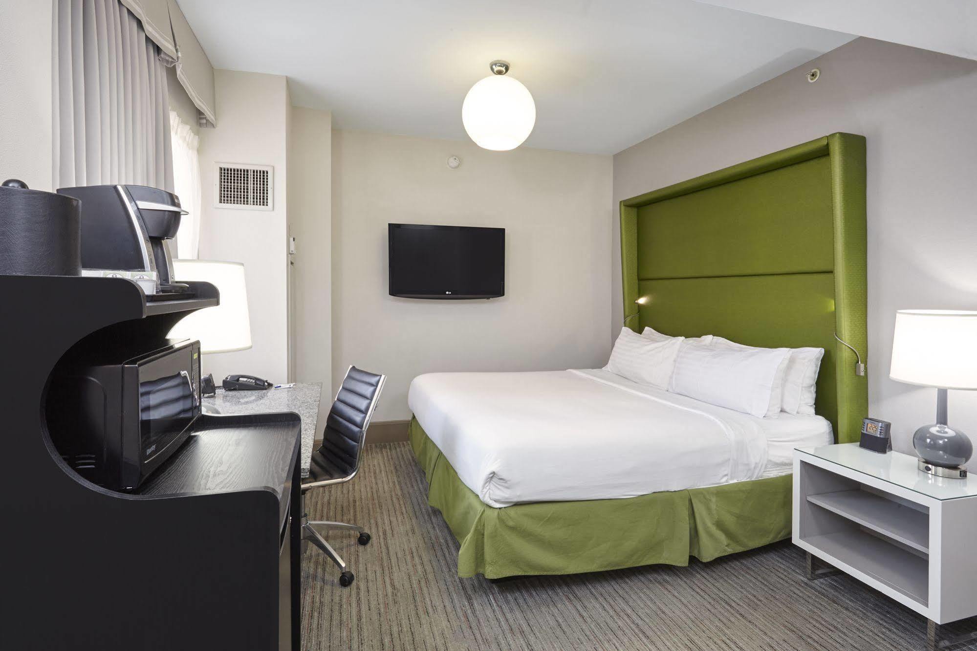 Holiday Inn Express Chicago - Magnificent Mile By Ihg Ngoại thất bức ảnh