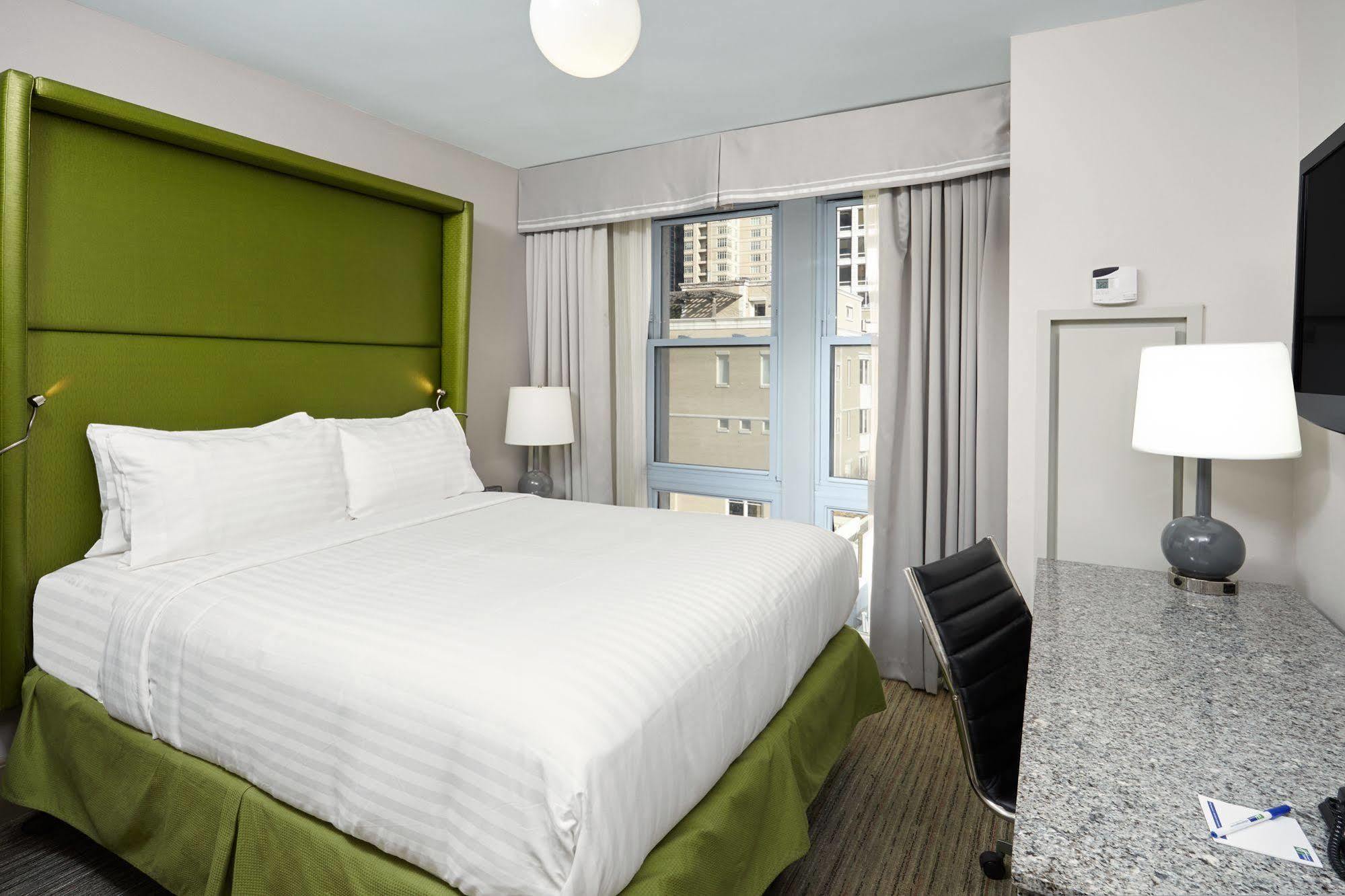 Holiday Inn Express Chicago - Magnificent Mile By Ihg Ngoại thất bức ảnh