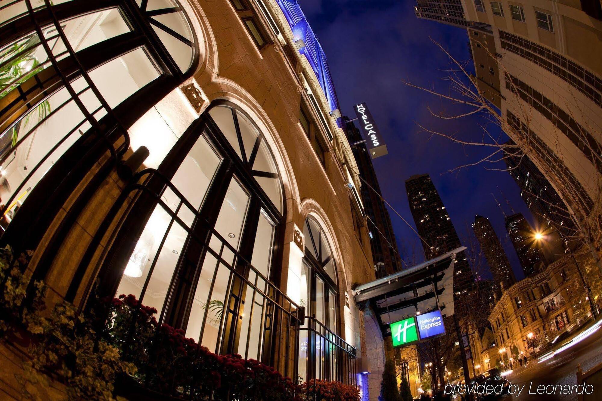 Holiday Inn Express Chicago - Magnificent Mile By Ihg Ngoại thất bức ảnh
